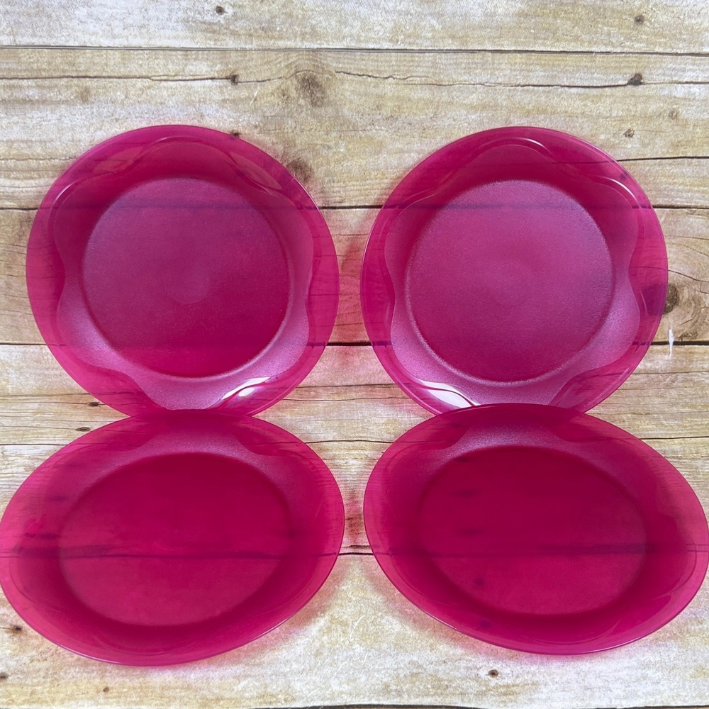 Tupperware NEW Luncheon Dessert  Plates Open House Plum Purple  8 in Set of 4